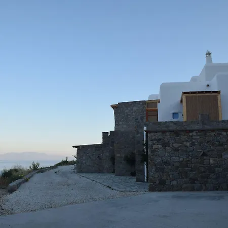 Andromeda Mykonos & קאלו ליבאדי